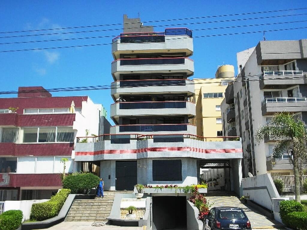 04 Dormitórios 02 Suítes Caiobá